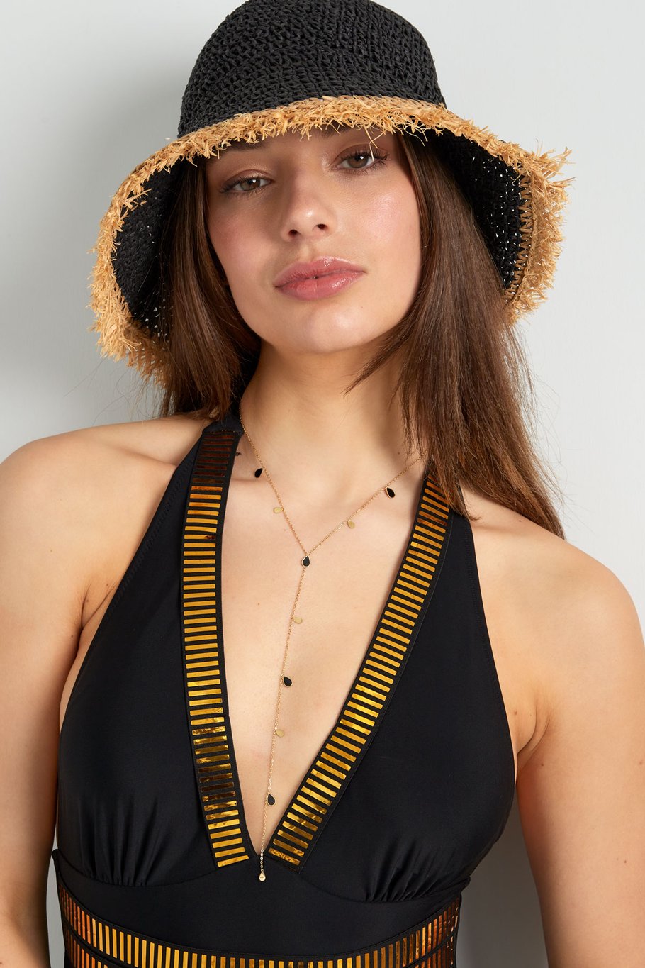 Lange ketting met zwarte emaille druppels – goudkleurig RVS, 45 + 5 cm – foto 3