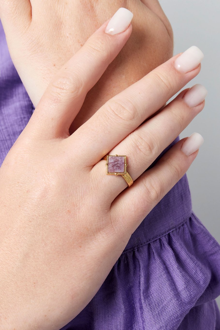 Gold-Colored Open Ring – Pink Diamond-Shaped Stone – Stainless Steel – One Size