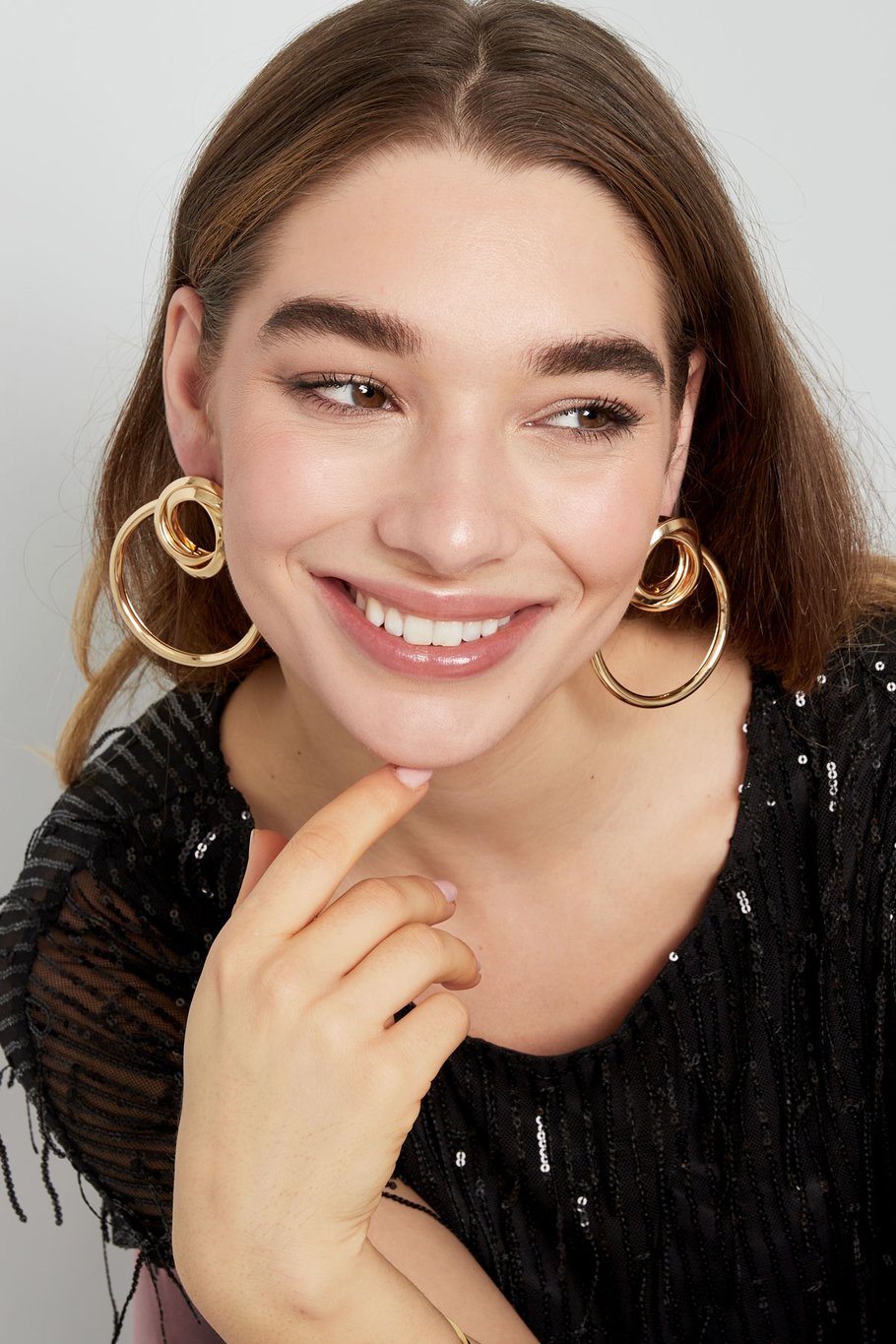 Gold Link Earrings with Knot Design – Trendy 7 cm Earrings – Metal – Everyday & Festive – 28.8 grams – Fashionable Statement Earrings