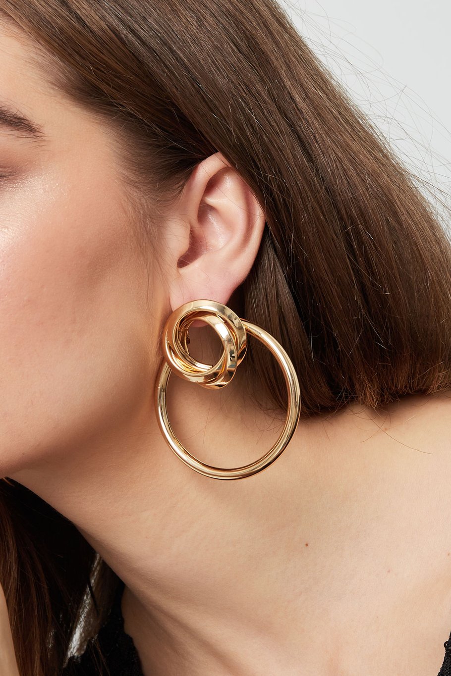 Gold Link Earrings with Knot Design – Trendy 7 cm Earrings – Metal – Everyday & Festive – 28.8 grams – Fashionable Statement Earrings