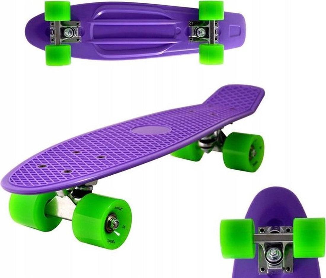 Kiamo Pennyboard – Mini Cruiser Skateboard 57cm – Planche violette avec roues vertes – ABEC-5 – Max. 100kg