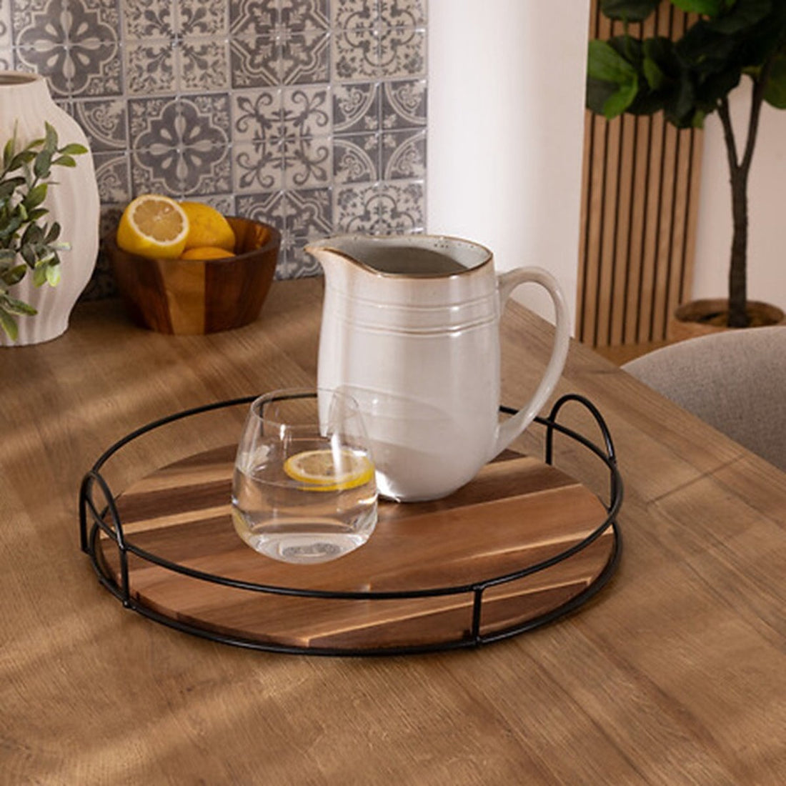 Plateau de service 5Five Bilbao - Bois d'acacia - D34 cm - noir / marron - avec bord surélevé en métal