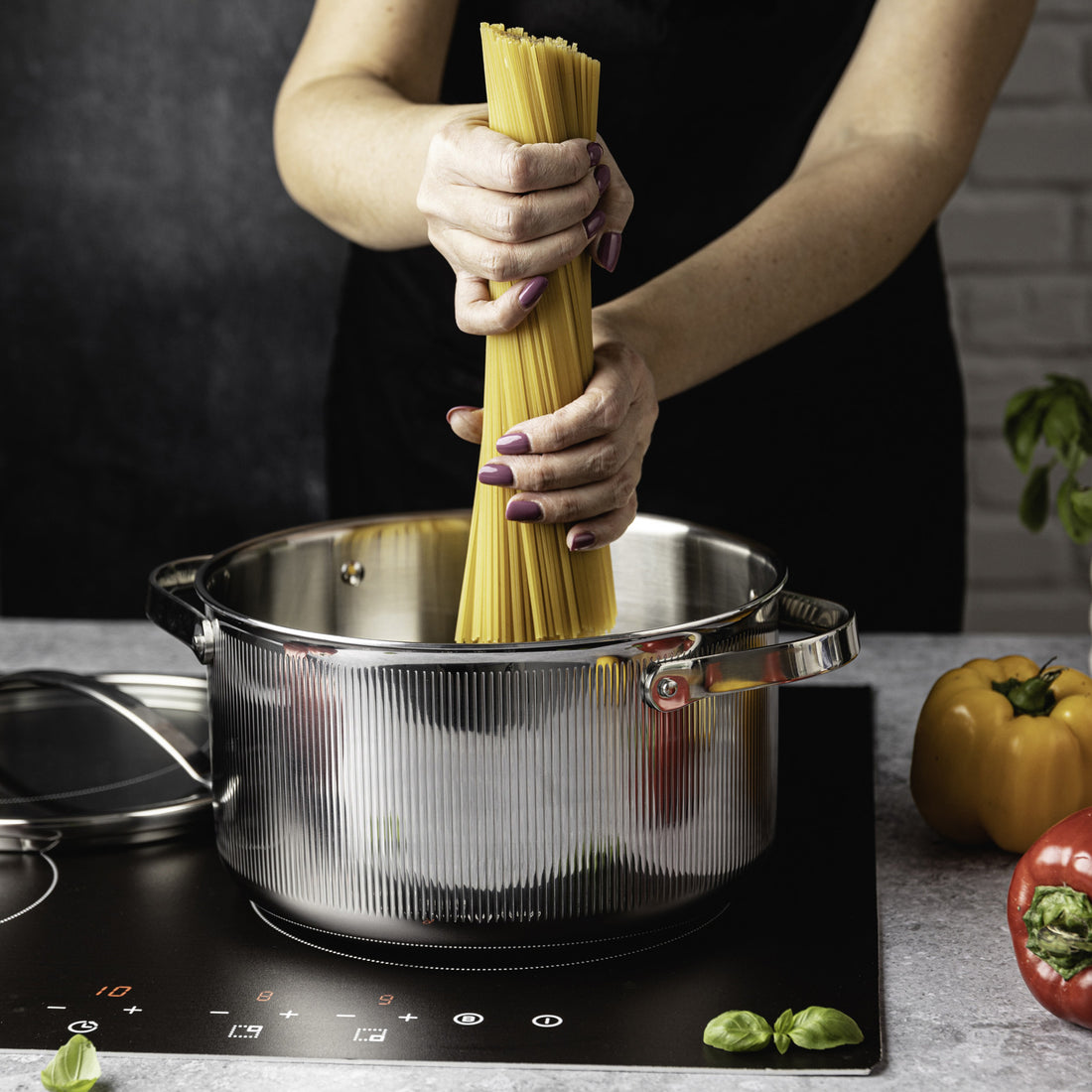 Vcasa kookpan 24 cm met afgietdeksel, 5,8 liter, 304 rvs tri-ply, Velora