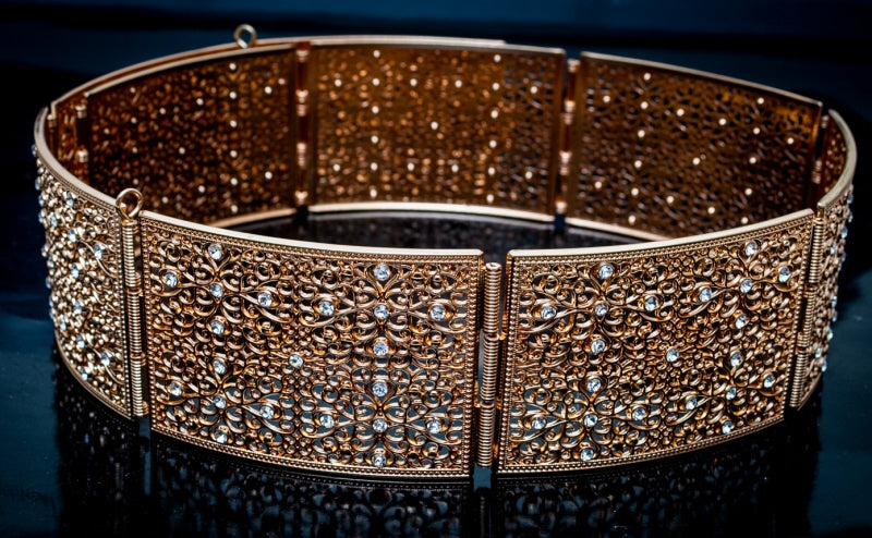Ceinture droite dorée avec pierres fantaisie, taille M