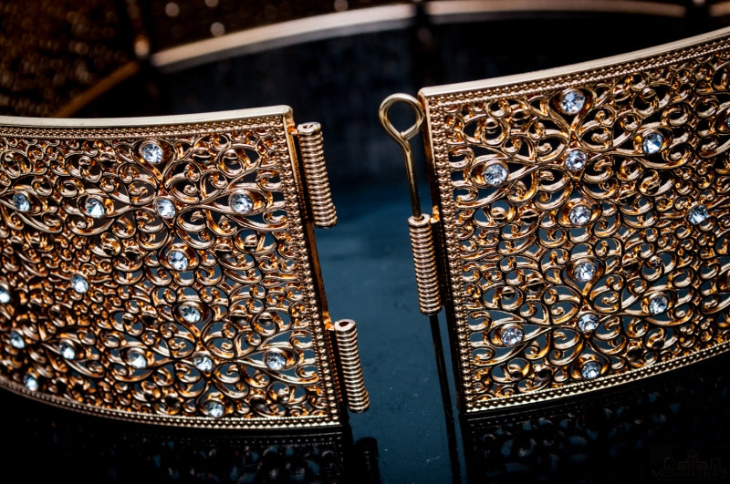 Ceinture droite dorée avec pierres fantaisie, taille M