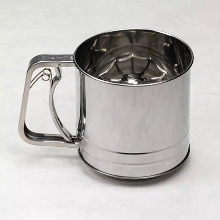 Kinghoff KH3101 Mehlsieb - Edelstahl - Ø10 cm - Fassungsvermögen 350 g - Manuell betrieben - Ideal für Mehl, Puderzucker & Kakao