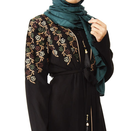 Dezente bestickte Abaya