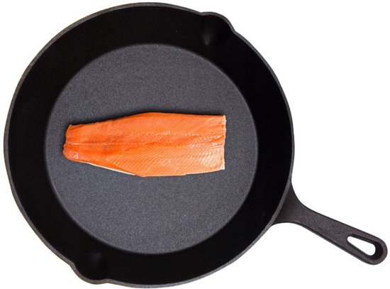 Hage - Cast Iron Frying Pan - Mini Skillet - Natural Non-Stick Effect - BBQ & Campfire - For Baking, Roasting, Grilling & Serving - Ø20 x 4.5 cm - Black