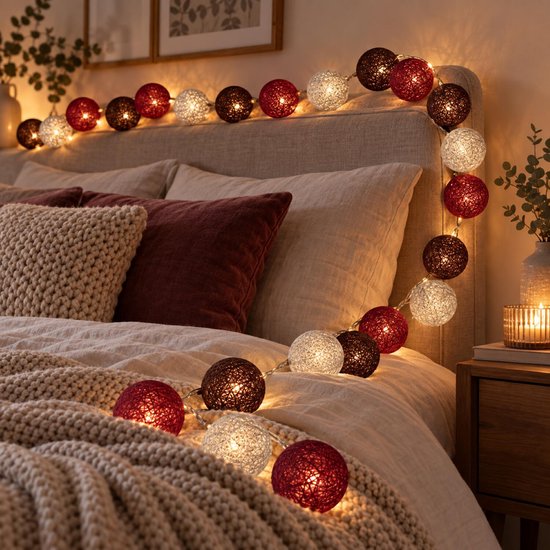 Atmosphera lichtslinger met 20 gekleurde bollen, 435 cm, warm wit led-licht, stekker
