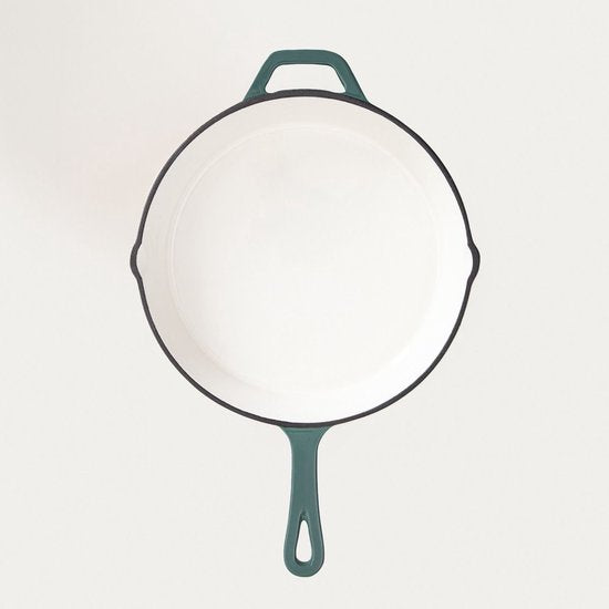 Homla - Andreas Cast Iron Pan - Cast Iron Frying Pan - Oven Safe 220°C - Steak Pan or Skillet Induction Suitable - Durable Frying Pan - Ø26 x 5 cm - Green Enamelled Pan