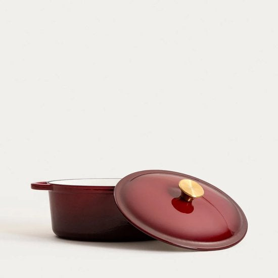 HOMLA - Andreas Gusseisen-Bräter - Schmortopf aus Gusseisen - Dutch Oven mit Deckel - für Ofen & Induktion - wärmespeichernder Bräter - Oval - 4,5 Liter - 34,5 x 22,2 x 11 cm - Ombre Bordeaux