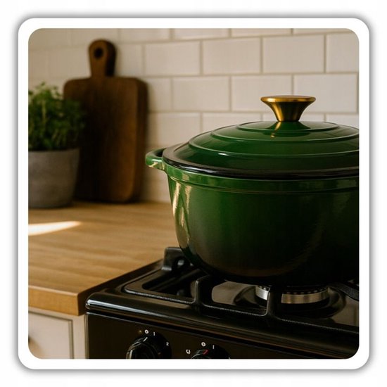 Hage - Braadpan - Geëmailleerde Gietijzeren Braadpan - Casserole - Geschikt voor Inductie, Gas & Oven - Inclusief Pannenonderzetter & Handgreepbeschermers - 3 Liter - Ø22 x 9,5 cm - Donkergroen