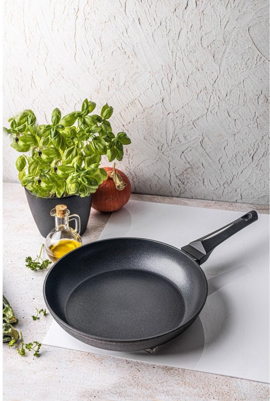 Klausberg 7690 - Poêle à frire noire - 28 cm - noir