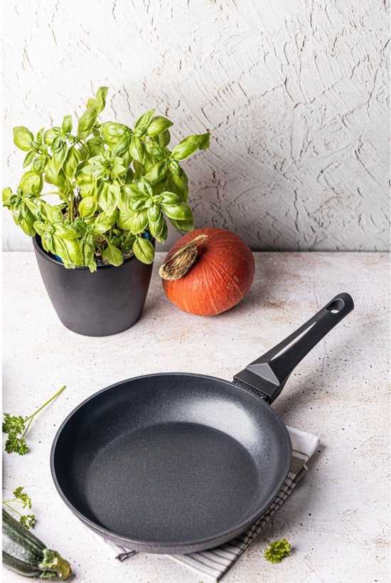 Klausberg 7689 - Black frying pan - 24 cm - black