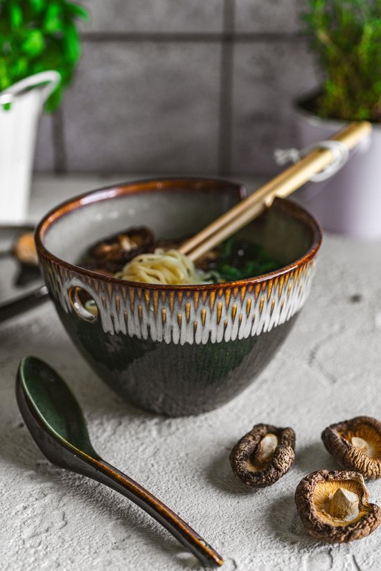 MPLCo - Ramen Lepel - Keramische Ramen Lepel - Aziatische Soeplepel - Japanse Noodle Lepel - Voor Ramen, Soep, Bouillon & Noedels - Vaatwasser, Oven & Magnetronbestendig - 16 x 4,5 cm - Groen