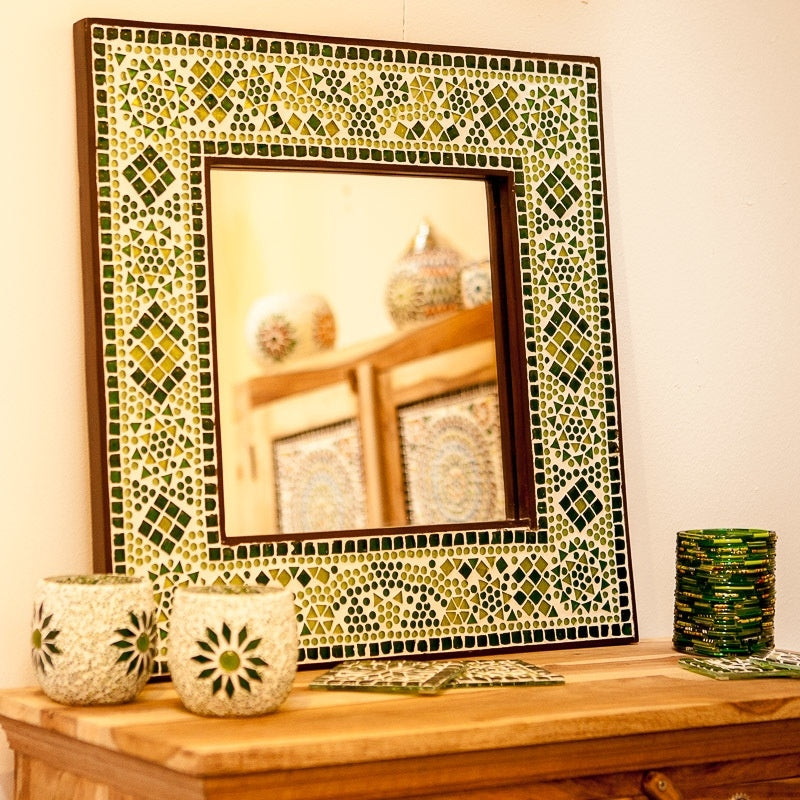 Miroir oriental vert avec cadre en mosaïque