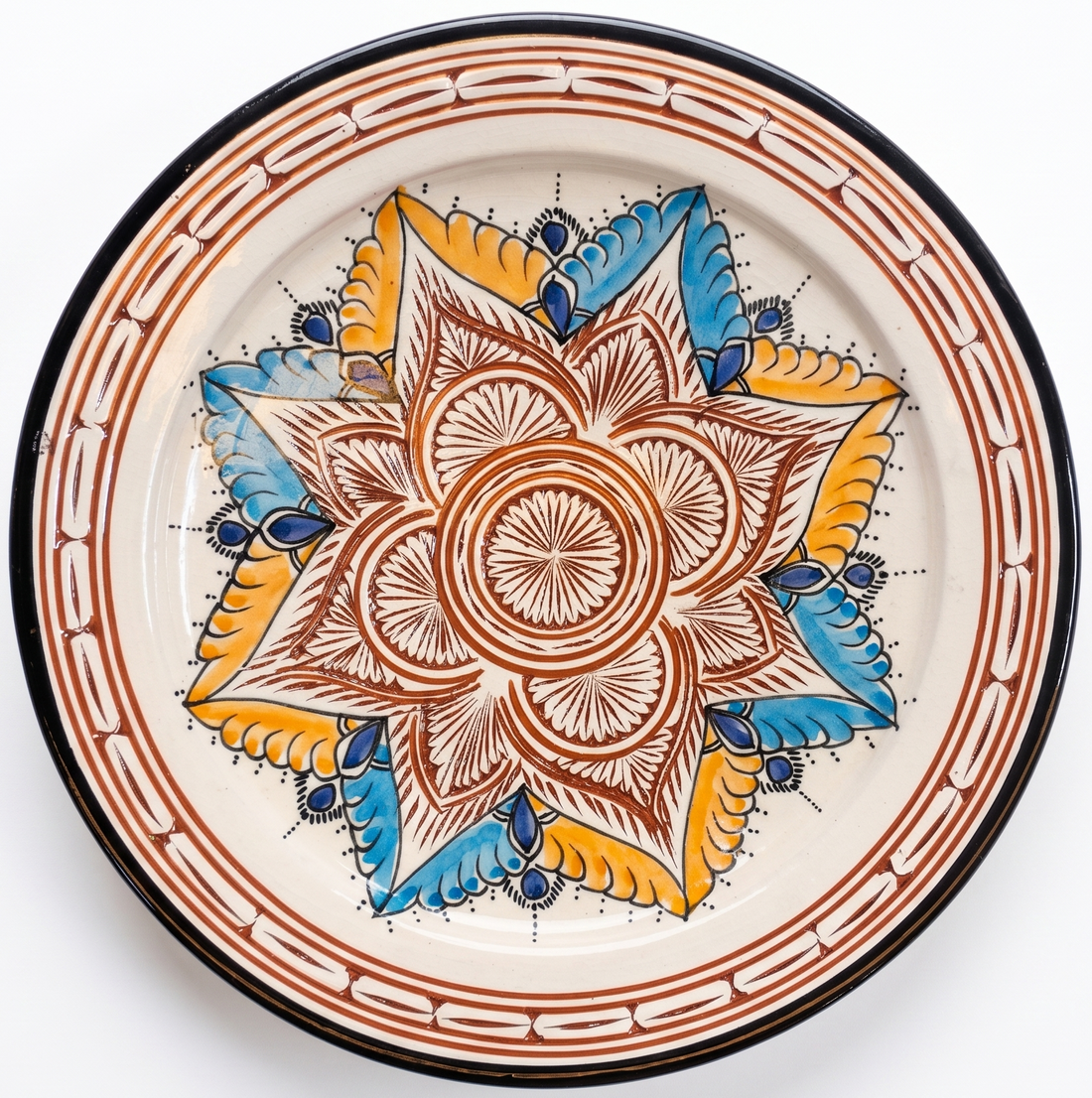 Plat marocain en terre cuite gravée 35 cm - Motif floral