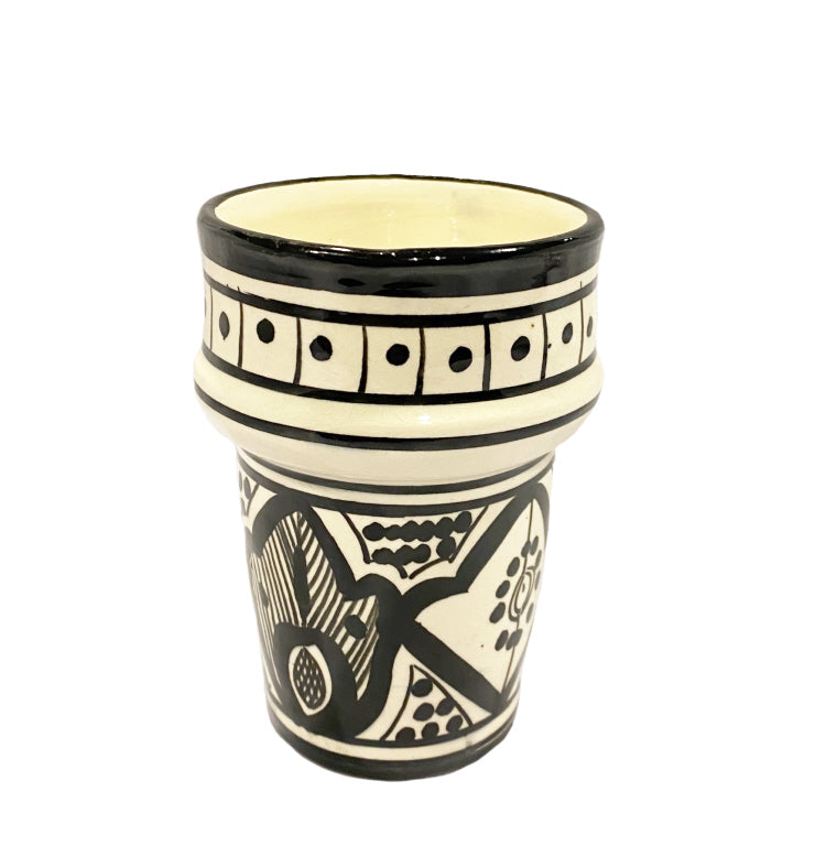 Earthenware mug - black/white pattern