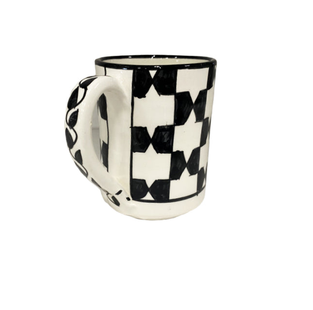 Marokkanische schwarz-weiße Keramik-Tasse