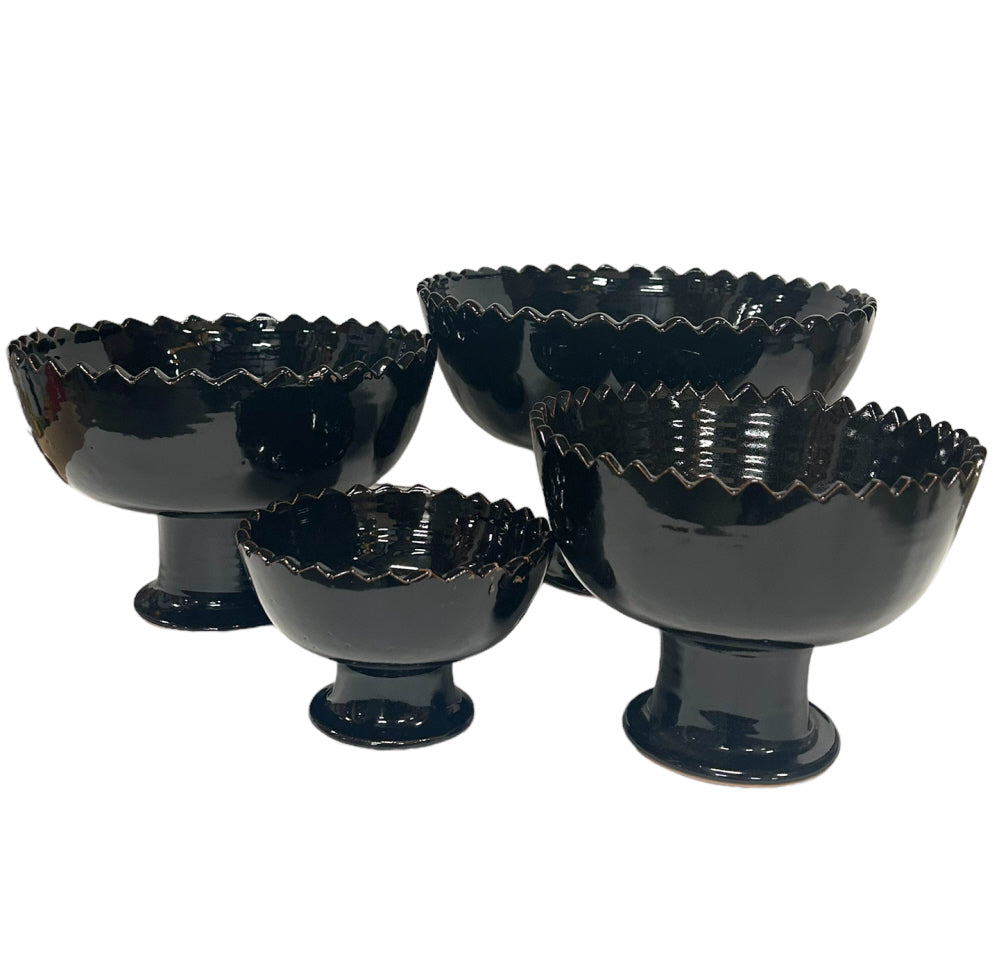 Earthenware bowl Shining black zigzag on foot