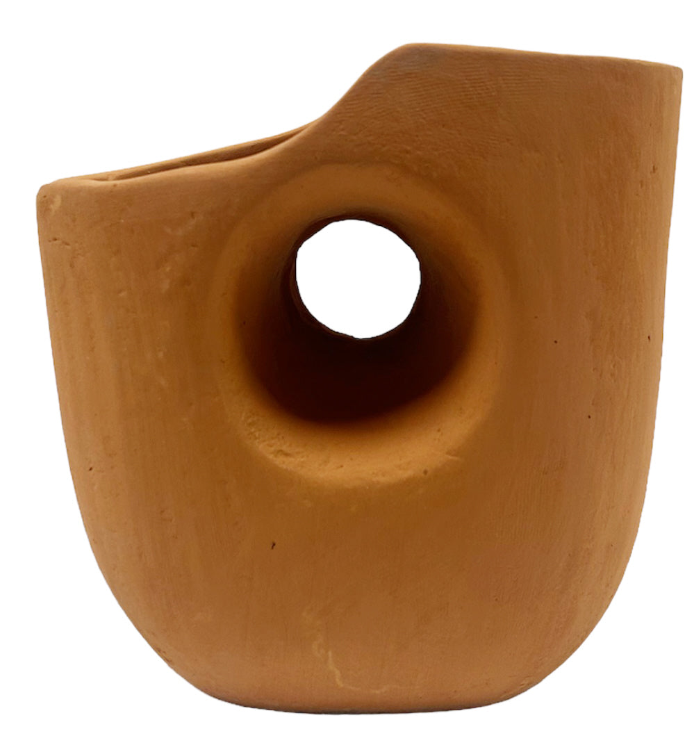 Vase sculptural en terre cuite