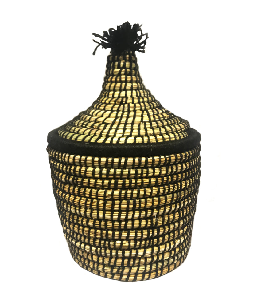 Panier en raphia avec couvercle noir