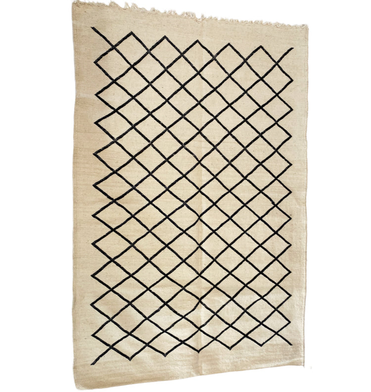 Flat-woven Moroccan kilim Berber rug