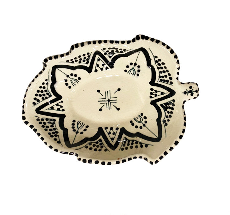 Earthenware leaf dish
