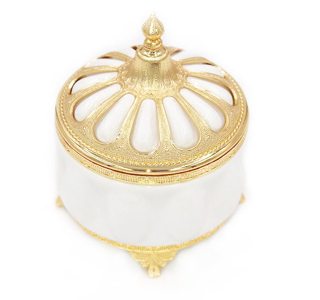 Pot de rangement en porcelaine doré