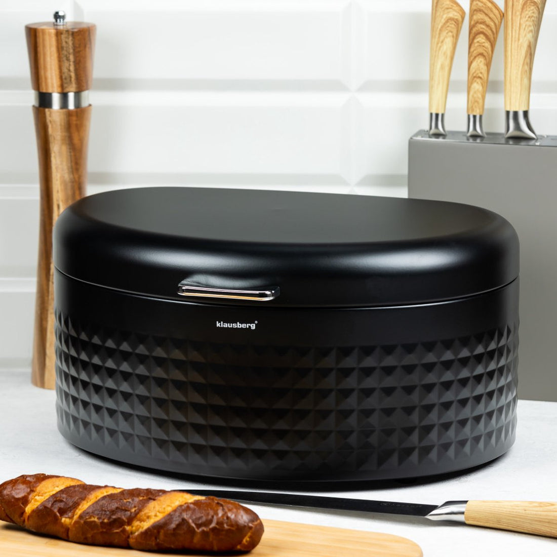 Klausberg 7577 - Bread bin black - oval