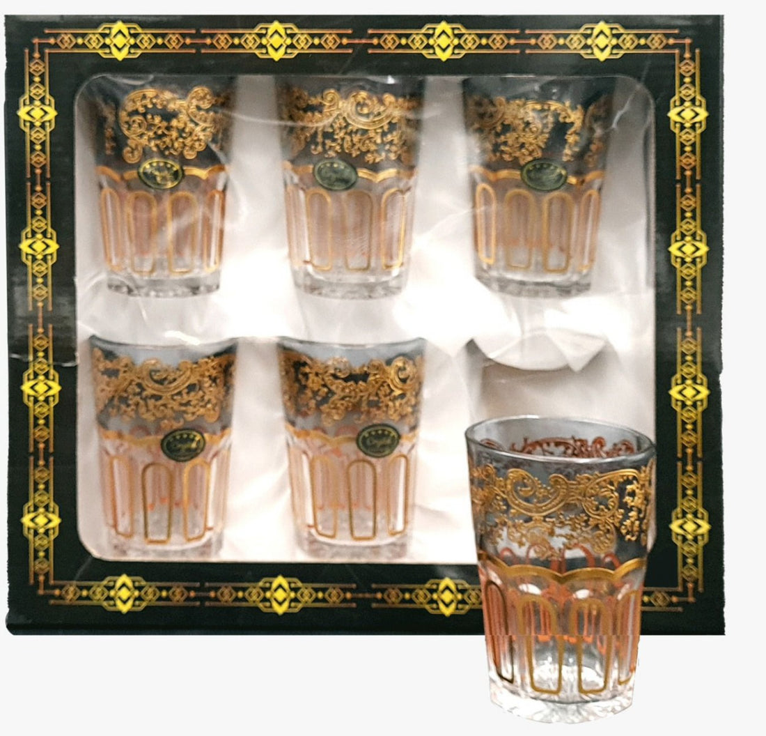 Verres à thé à motif doré