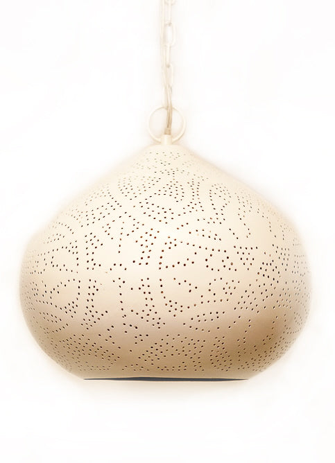 Suspension filigrane blanche avec intérieur doré