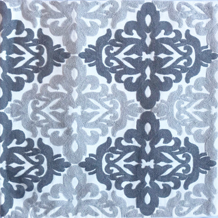 Oosters sierkussen embroidery