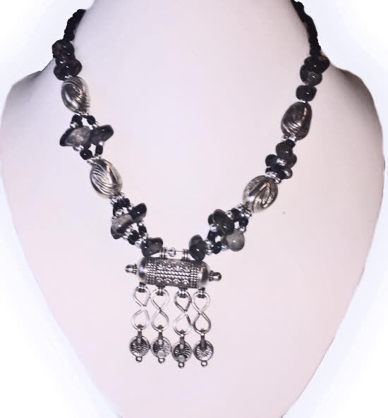 Zagora necklace black