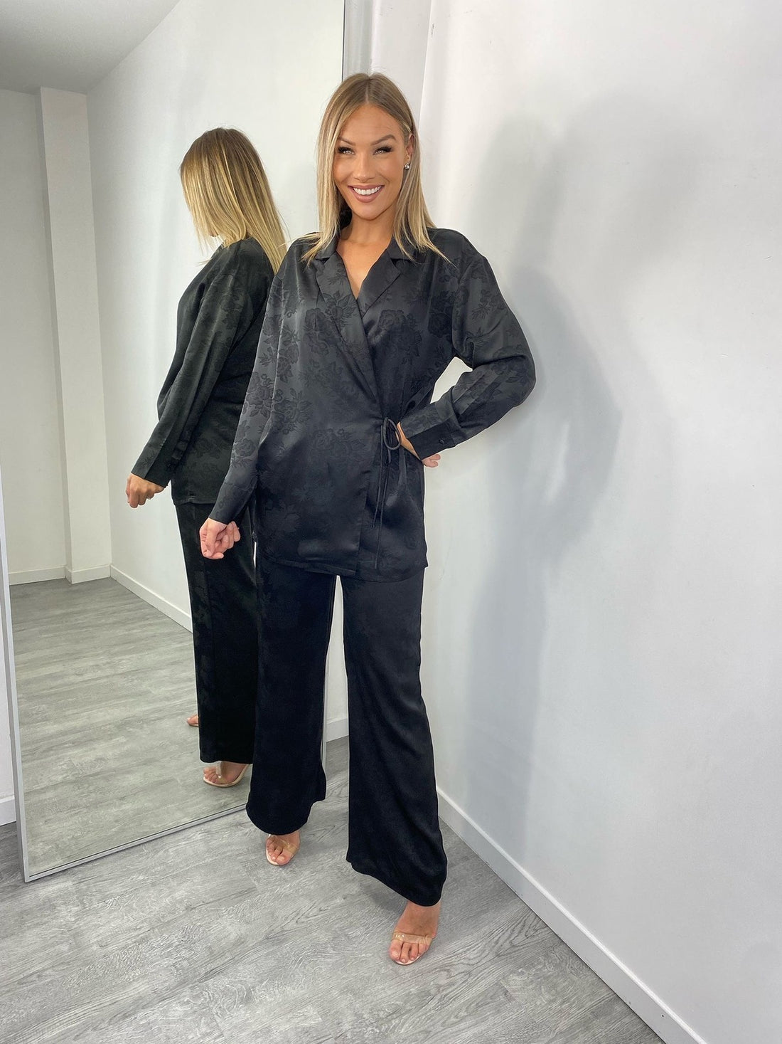 Dalia twinset dames – tweedelige set in zwart, marineblauw of groenbruin – foto 14