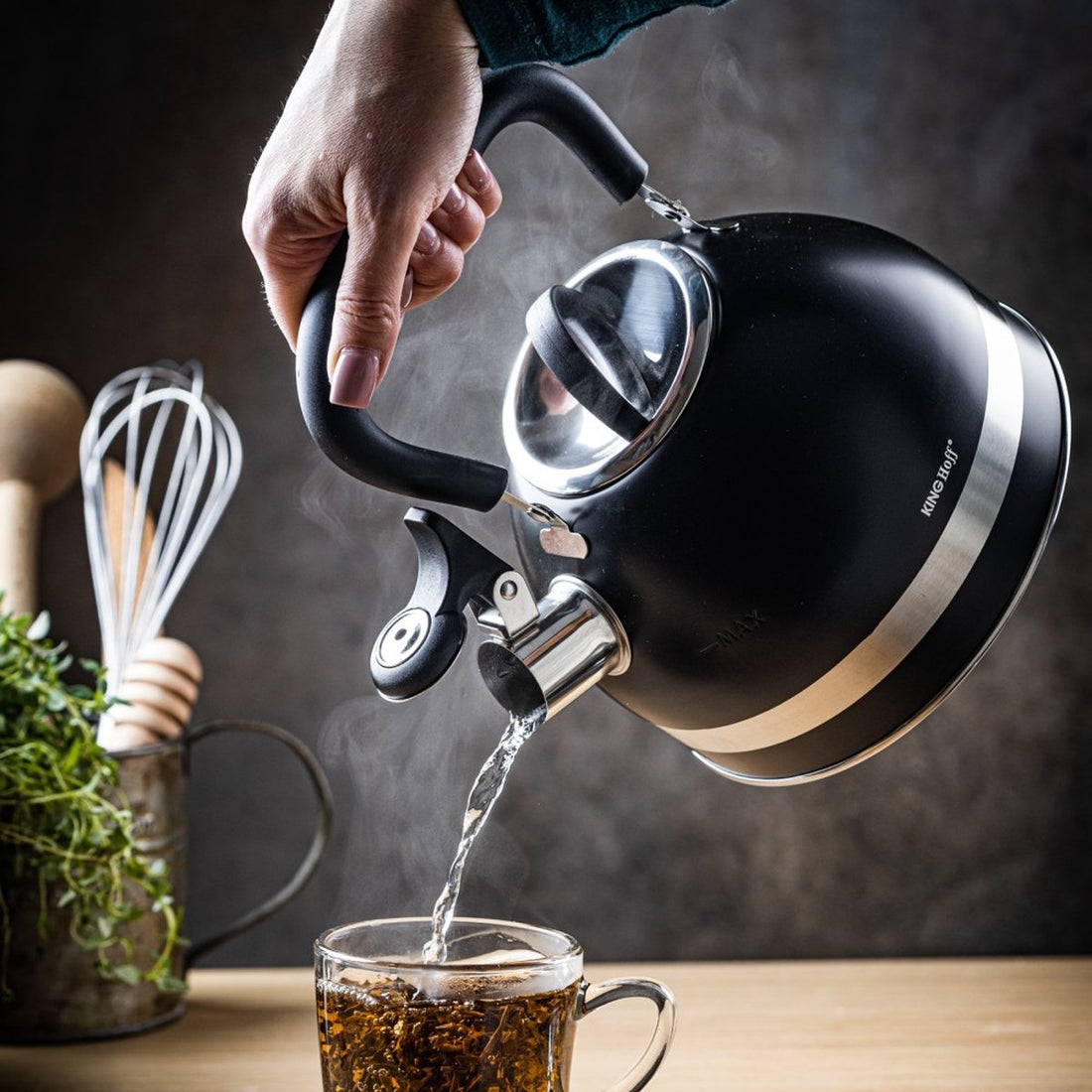 Kinghoff 1858 - Whistling kettle - 1.8 liters - Stainless steel - Black