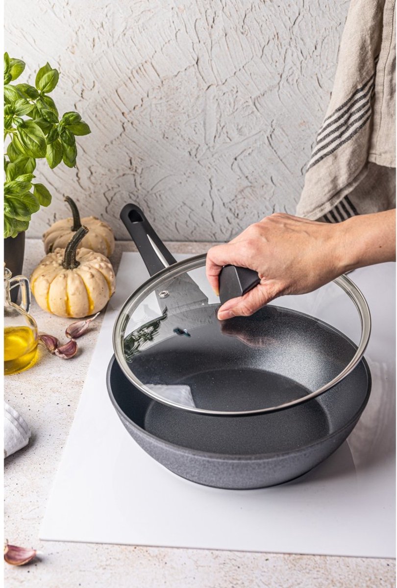 Klausberg zwarte koekenpan/wokpan met deksel – Ø 24 of 28 cm, inductie – foto 3