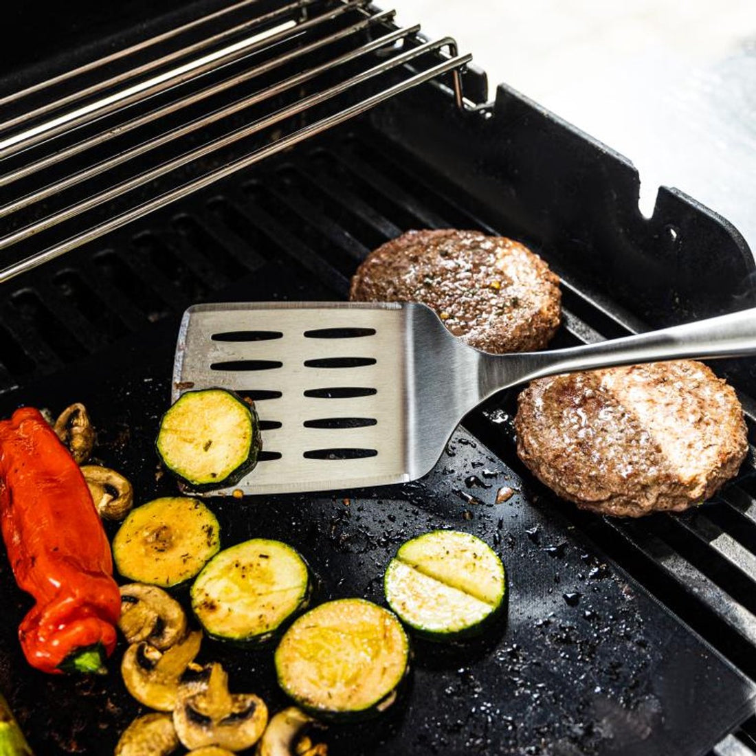 Klausberg KB-7900 Set de barbecue – Kit de gril 3 pièces en inox (Spatule, Fourchette à viande & Pince) - Coffret cadeau - Convient aux amateurs de Kamado / Weber