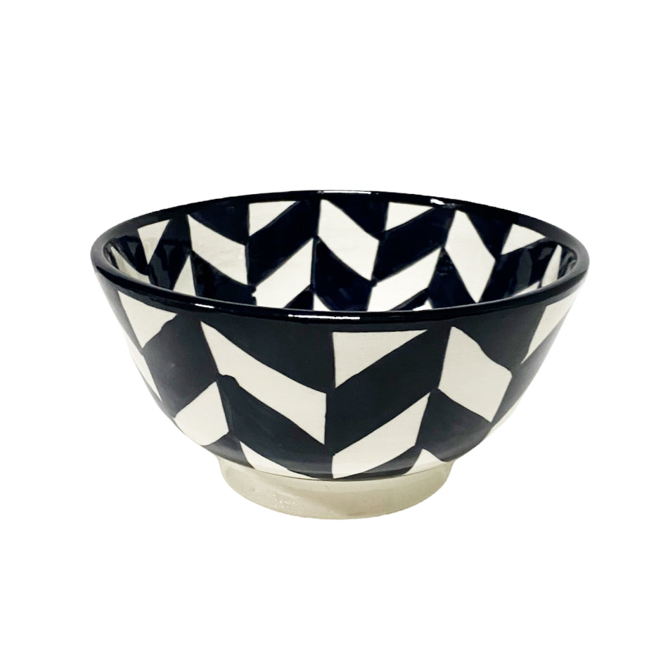 Black and white earthenware bowl