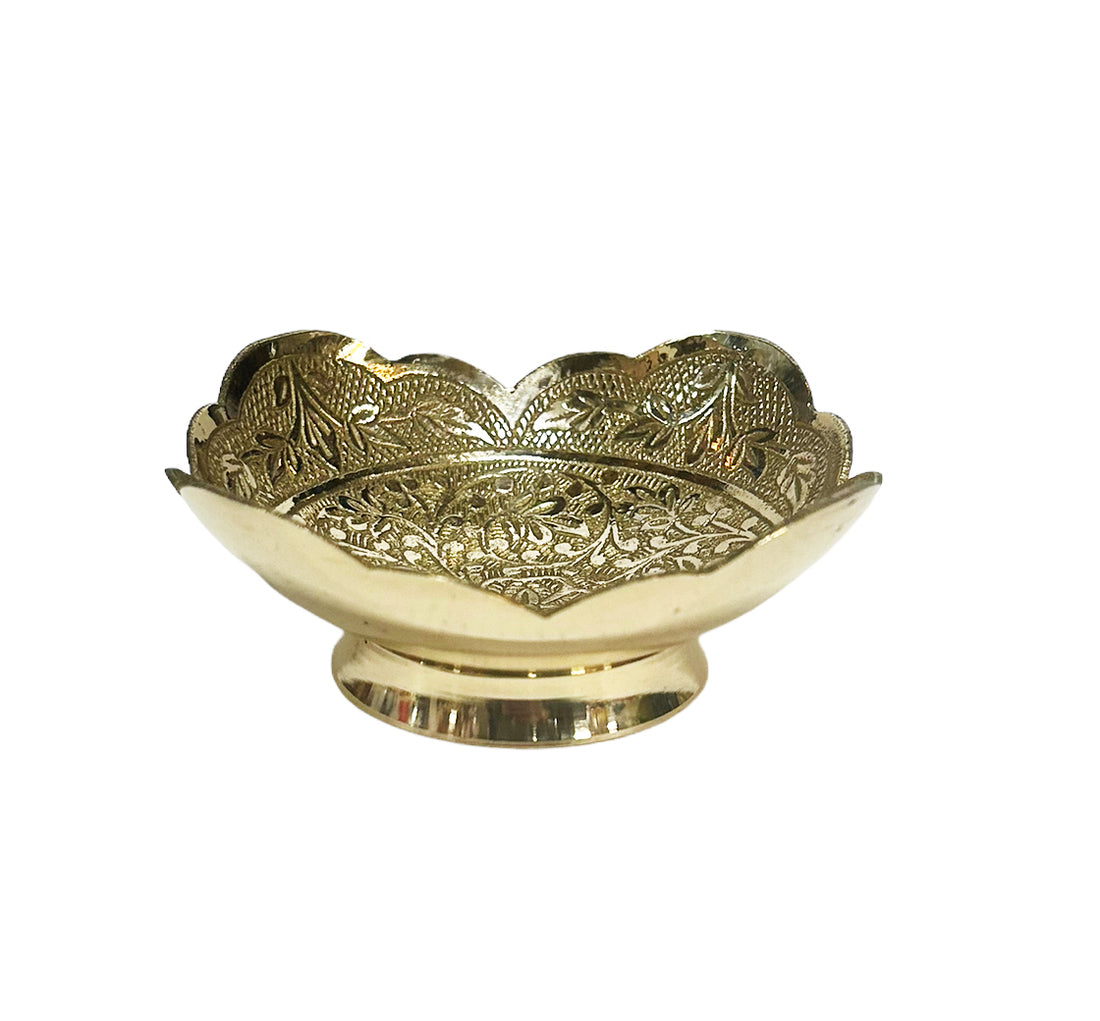 Brass-sided shaped dish