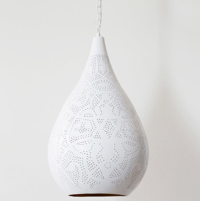 Pendelleuchte im orientalischen Filigran-Stil, außen mattweiß & innen goldfarben