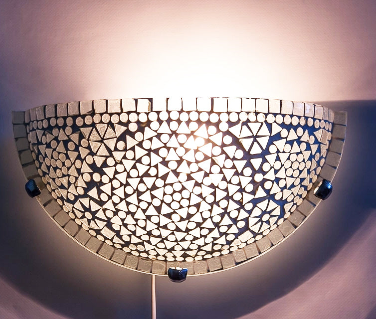 Applique murale orientale en mosaïque de verre demi-lune