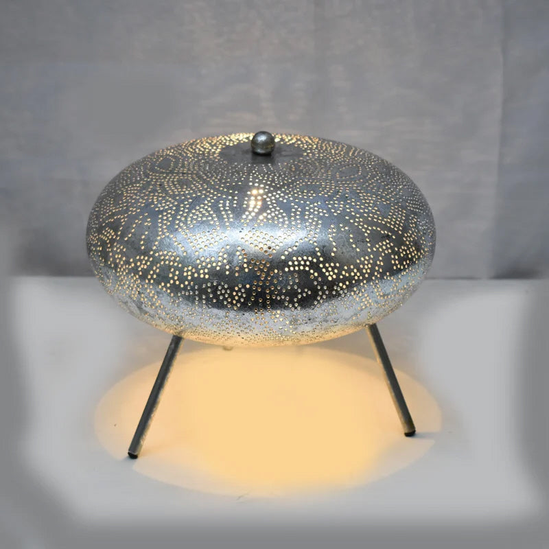 Lampe à poser orientale filigrane style soucoupe volante - argent