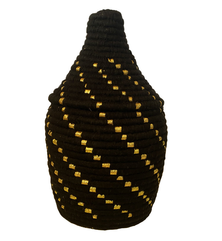 Moroccan wicker basket with wool