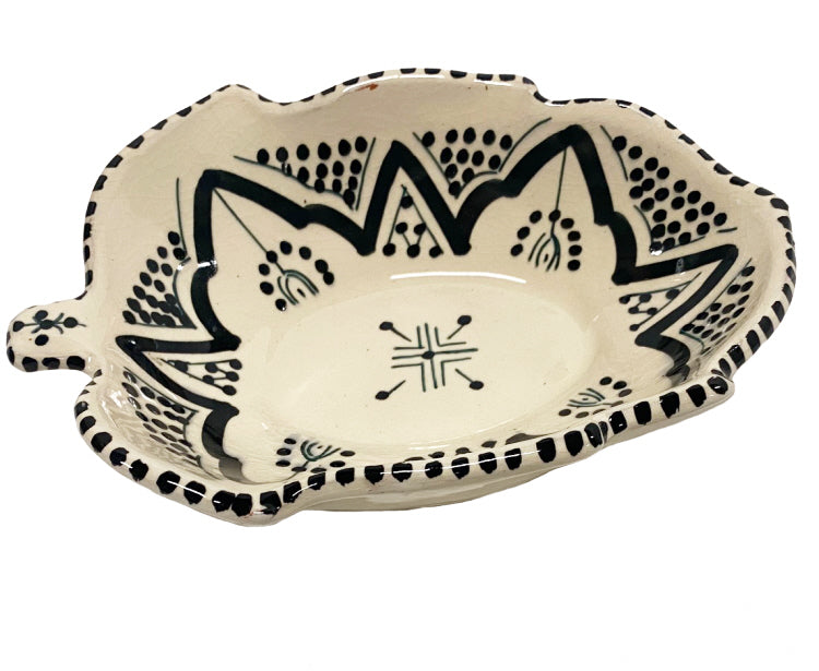 Earthenware leaf dish