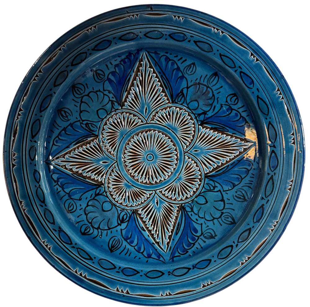 Plat marocain en céramique gravée bleu