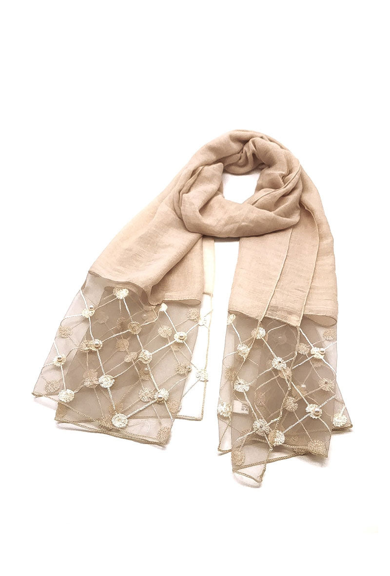 Scarf with pearl motif