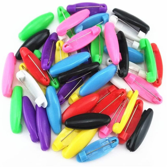 Hijab pins in different colors