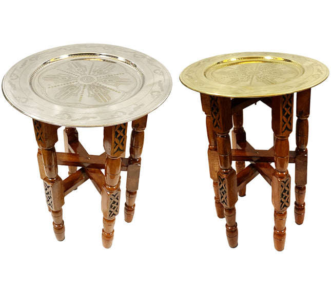 Zusammenklappbares Tischgestell aus geschnitztem Holz mit Tablett