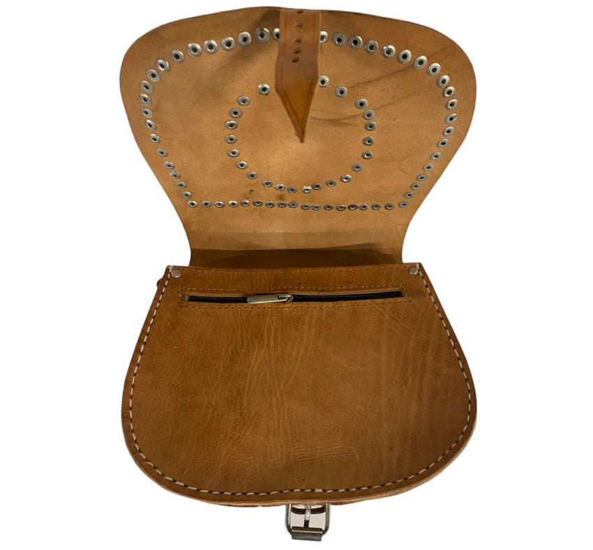 Sac en cuir marocain clouté